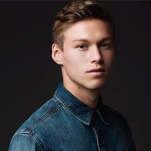 Meet your Posher, Max