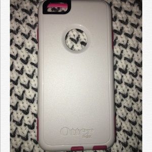 White/Pink otterbox Iphone 6/6s Plus