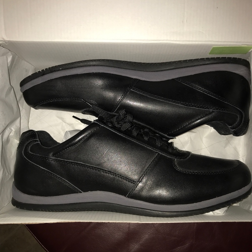 Vionic othropedic men shoes, never worn (arch) (Make an Offer)