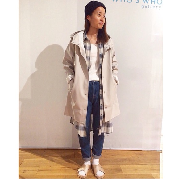 Stutterheim Womens Moseback Rain Coat Light Beige - Picture 2 of 8