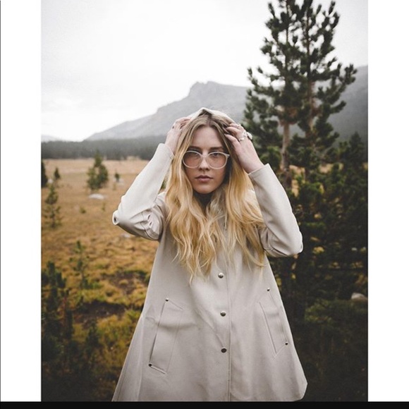 Stutterheim Womens Moseback Rain Coat Light Beige - Picture 4 of 8