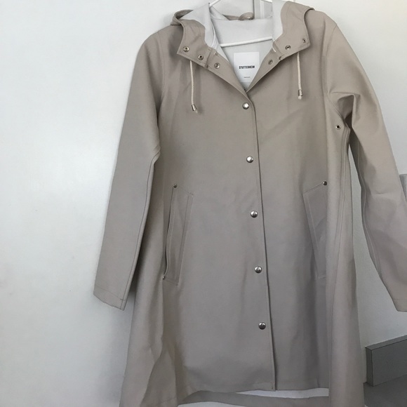 Stutterheim Womens Moseback Rain Coat Light Beige - Picture 3 of 8