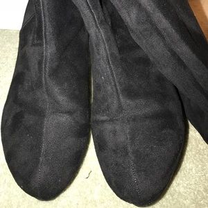 Size 10W. Knee high healed boots