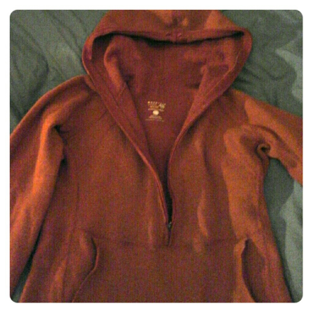 Mountain hardware pullover hoodie with zipper