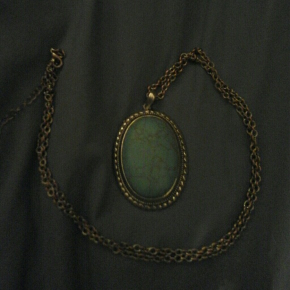 Beautiful hudge turquoise pendant w chain - Picture 1 of 1