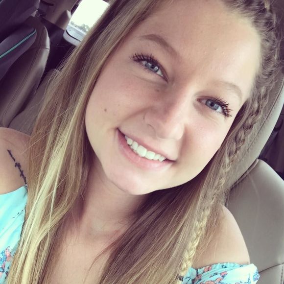 Meet your Posher, Katelyn - Picture 1 of 1