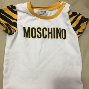 Moschino tee shirt used
