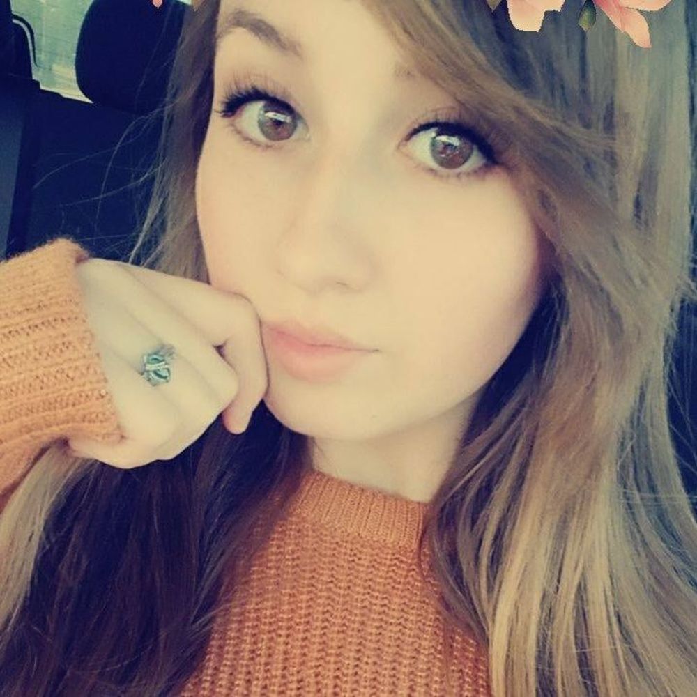 Meet your Posher, Alicia