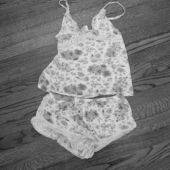 Jessica Simpson Other - Final Price Drop! Jessica Simpson Sleep Set