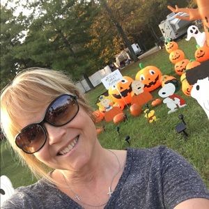 Meet your Posher, Sandy