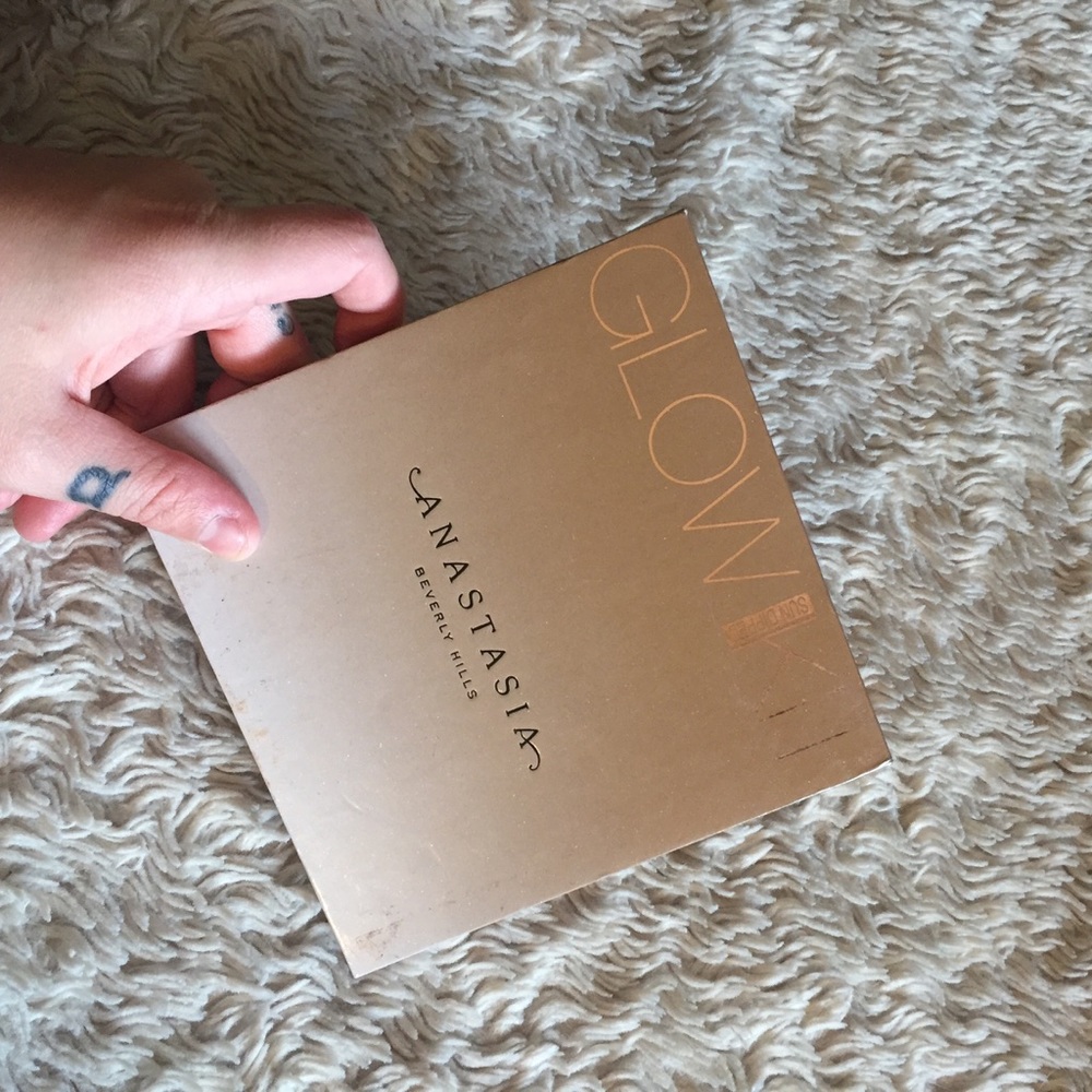 CHRISTMAS SALE! Anastasia Glow Kit