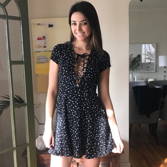 Super Cute dress FLASH SALE - Picture 2 of 6