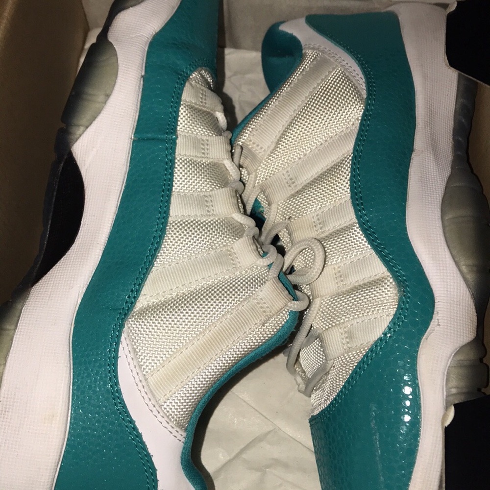 11s size 7Y Great Condition w/ Original Box