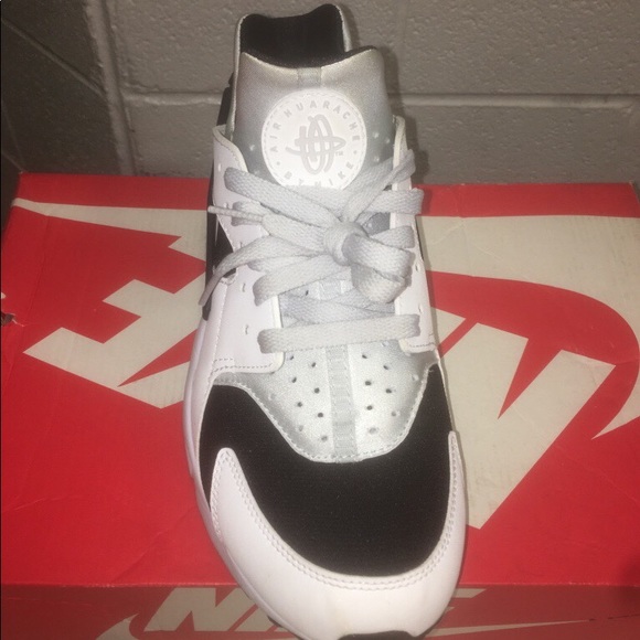 Nike Huarache - Picture 2 of 5