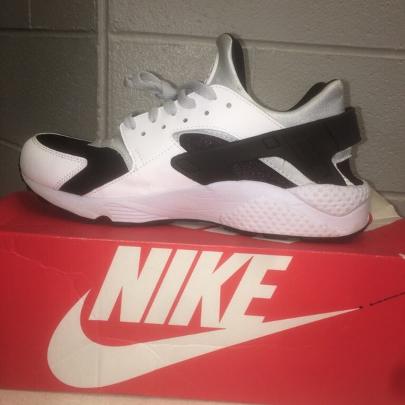 Nike Huarache - Picture 4 of 5