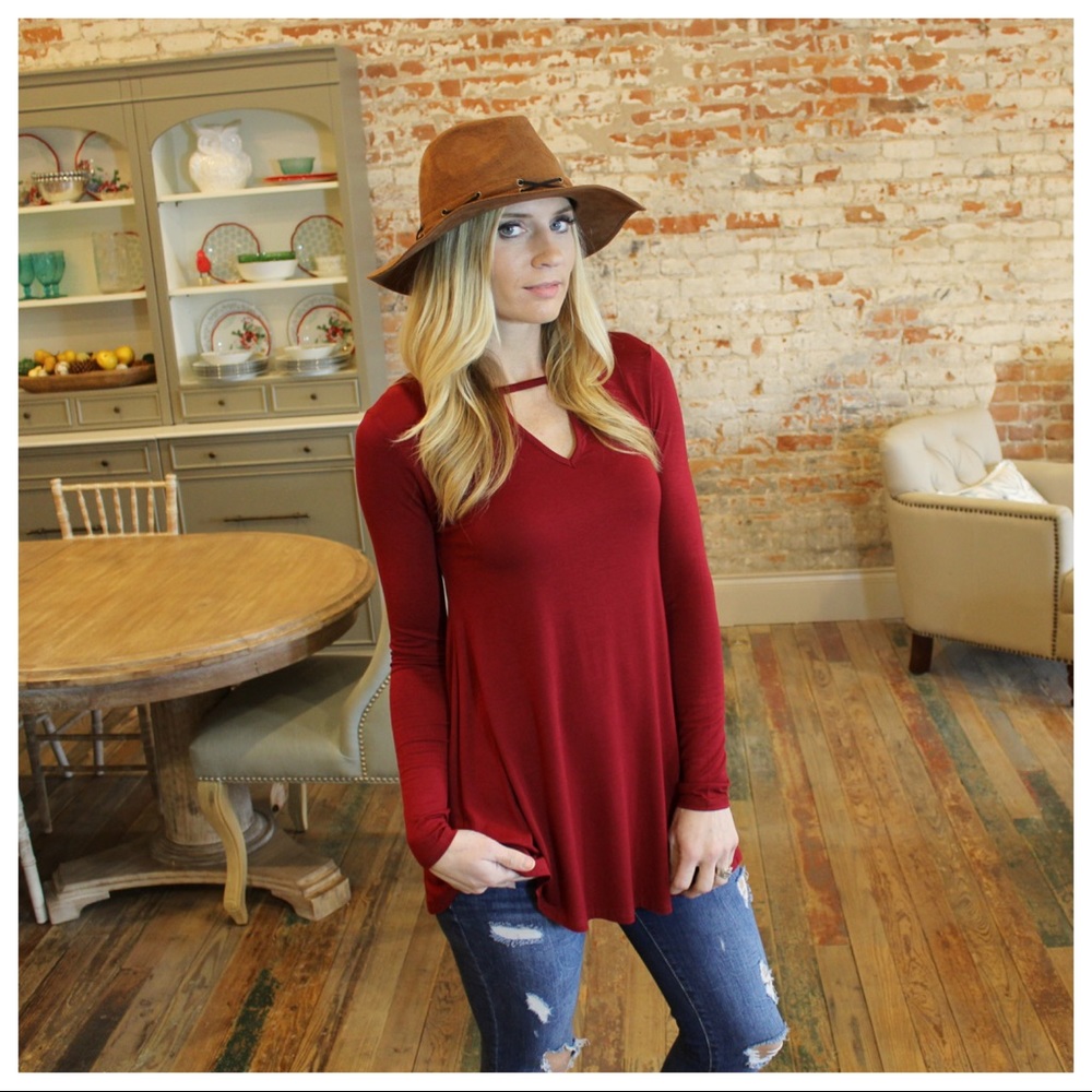 ✨LAST ONE✨ Wine colored keyhole long sleeve tunic - Picture 2 of 3