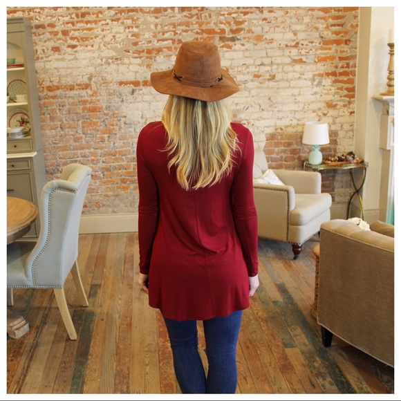 ✨LAST ONE✨ Wine colored keyhole long sleeve tunic - Picture 3 of 3