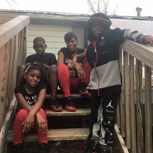 Meet your Posher, Commaleta