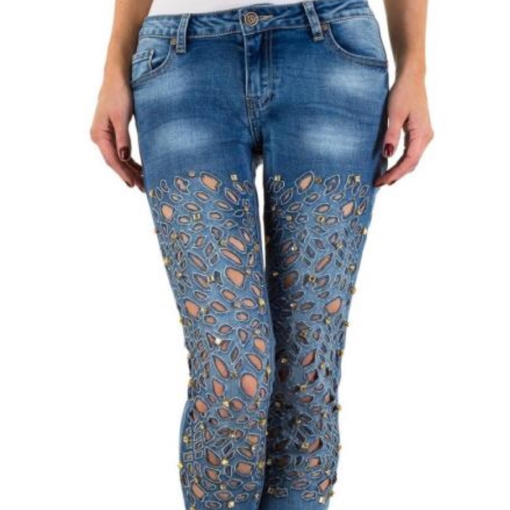 💕 Distressed embellished stretch Jeans NWT