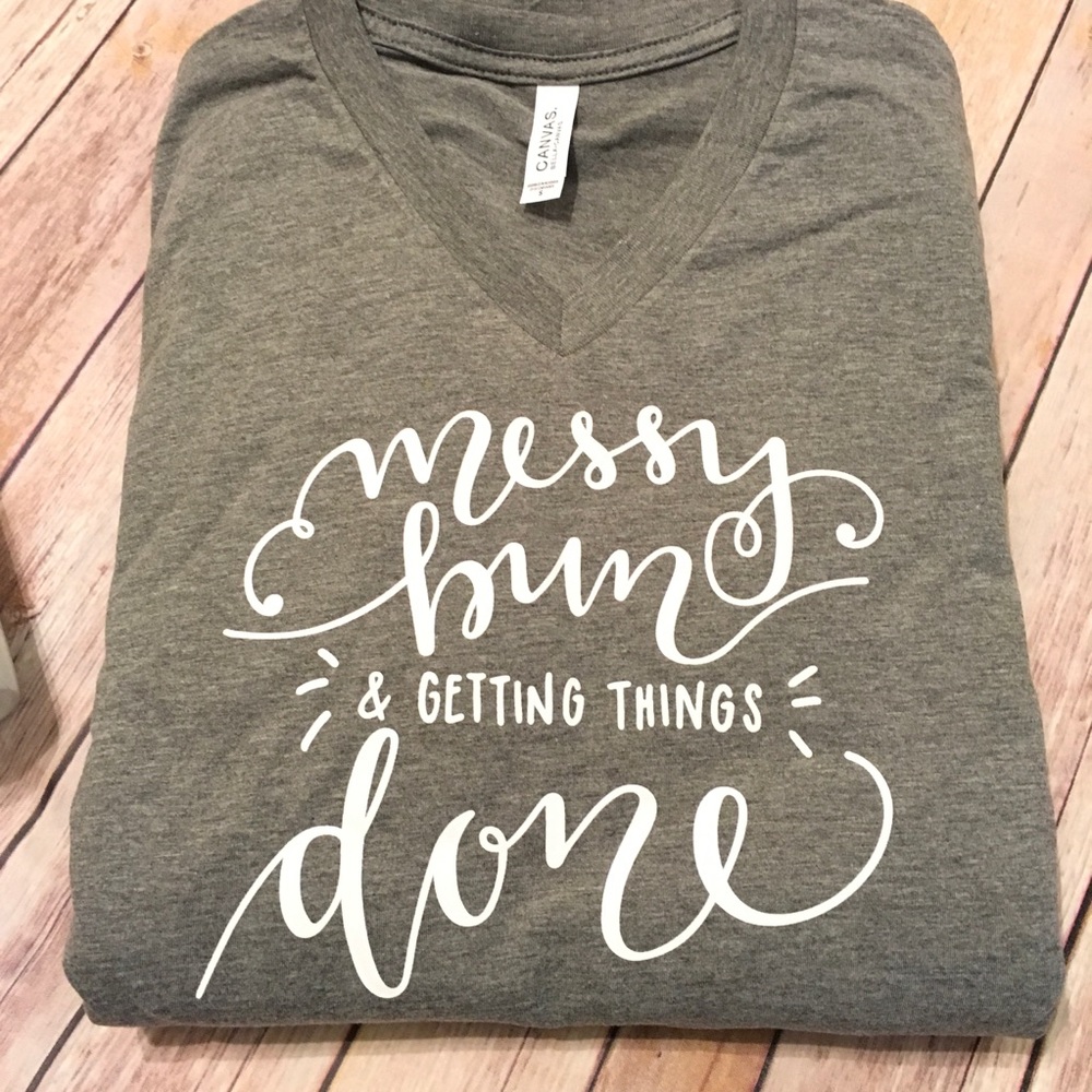 Messy Bun Graphic Tee - Picture 2 of 4