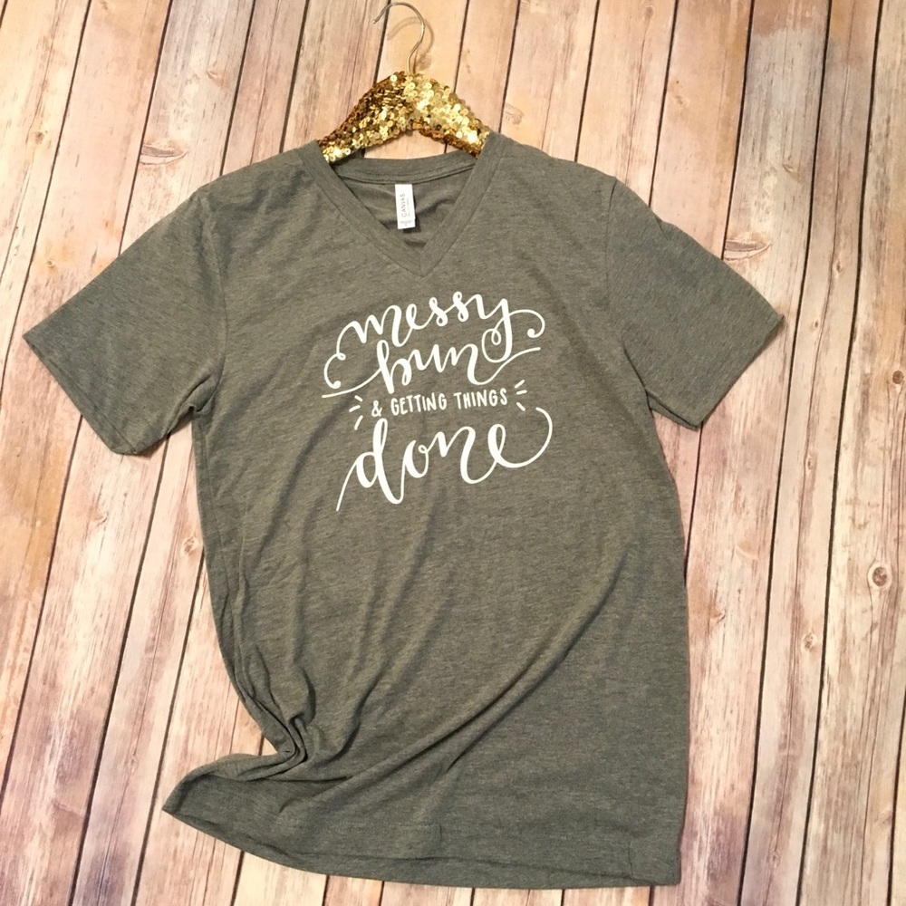 Messy Bun Graphic Tee - Picture 4 of 4