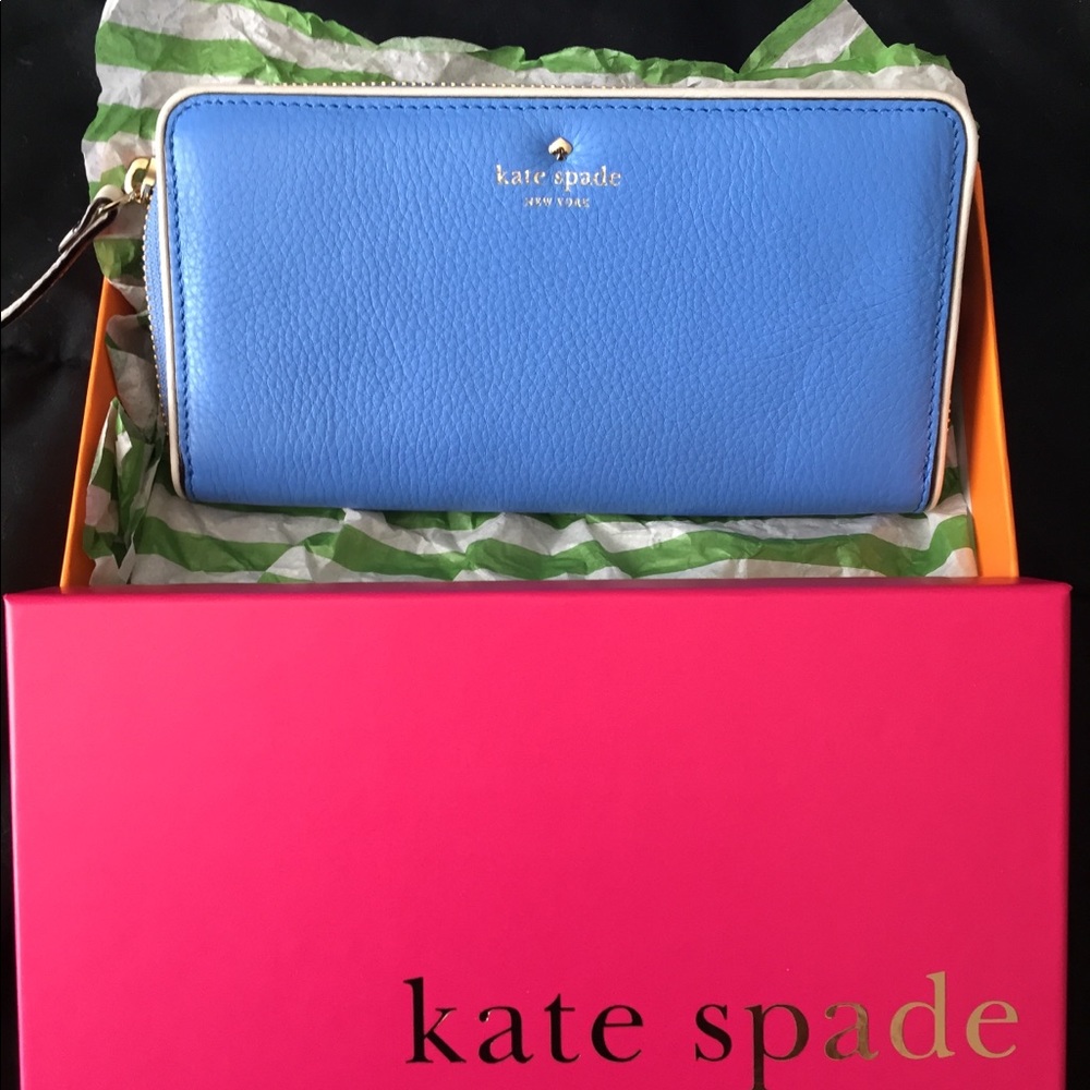 💙Authentic Kate Spade Blue & White Wallet💙