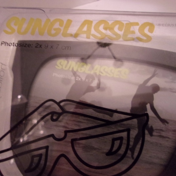 NWTS $48 RETAIL EARRINGS  BRACELET & PICTURE FRAME - Picture 5 of 7