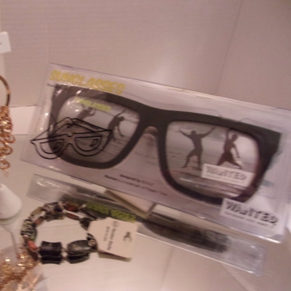 NWTS $48 RETAIL EARRINGS  BRACELET & PICTURE FRAME - Picture 2 of 7