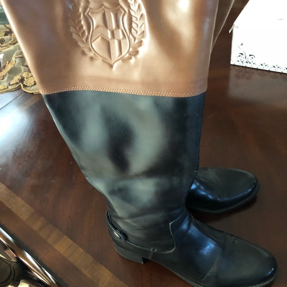 Black boots size 8