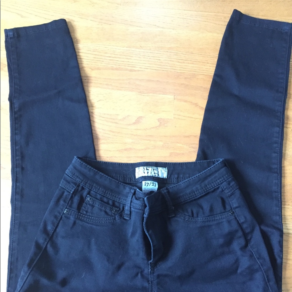 Size 6 Stretchy Skinny Jeans