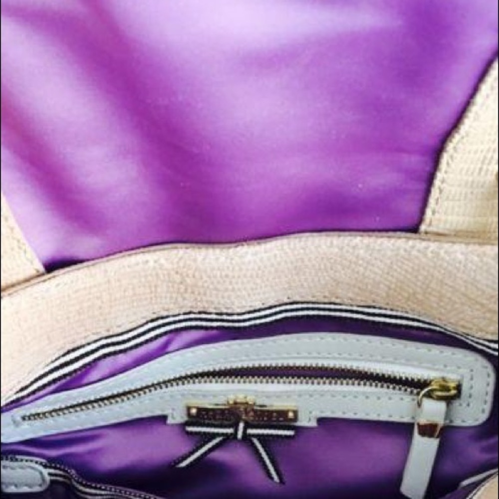 Henri Bendel
Fringe shoulder bag - Picture 3 of 8