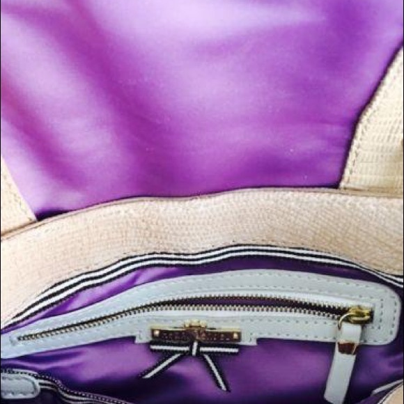 Henri Bendel
Fringe shoulder bag - Picture 3 of 8