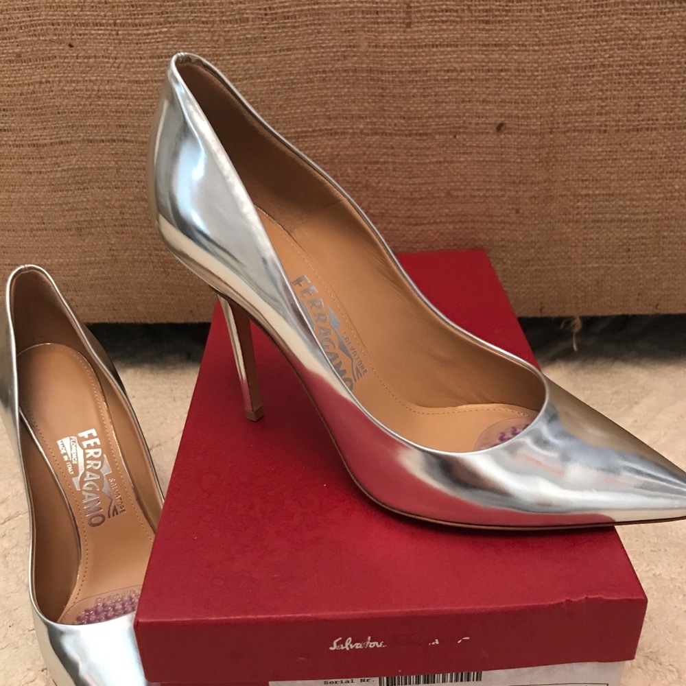 Ferragamo metallic heel