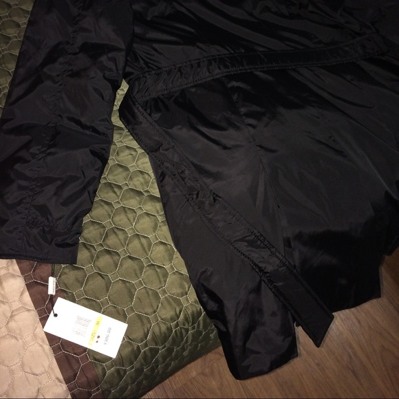 Calvin Klein bubble. Jacket button up never worn - Picture 3 of 5