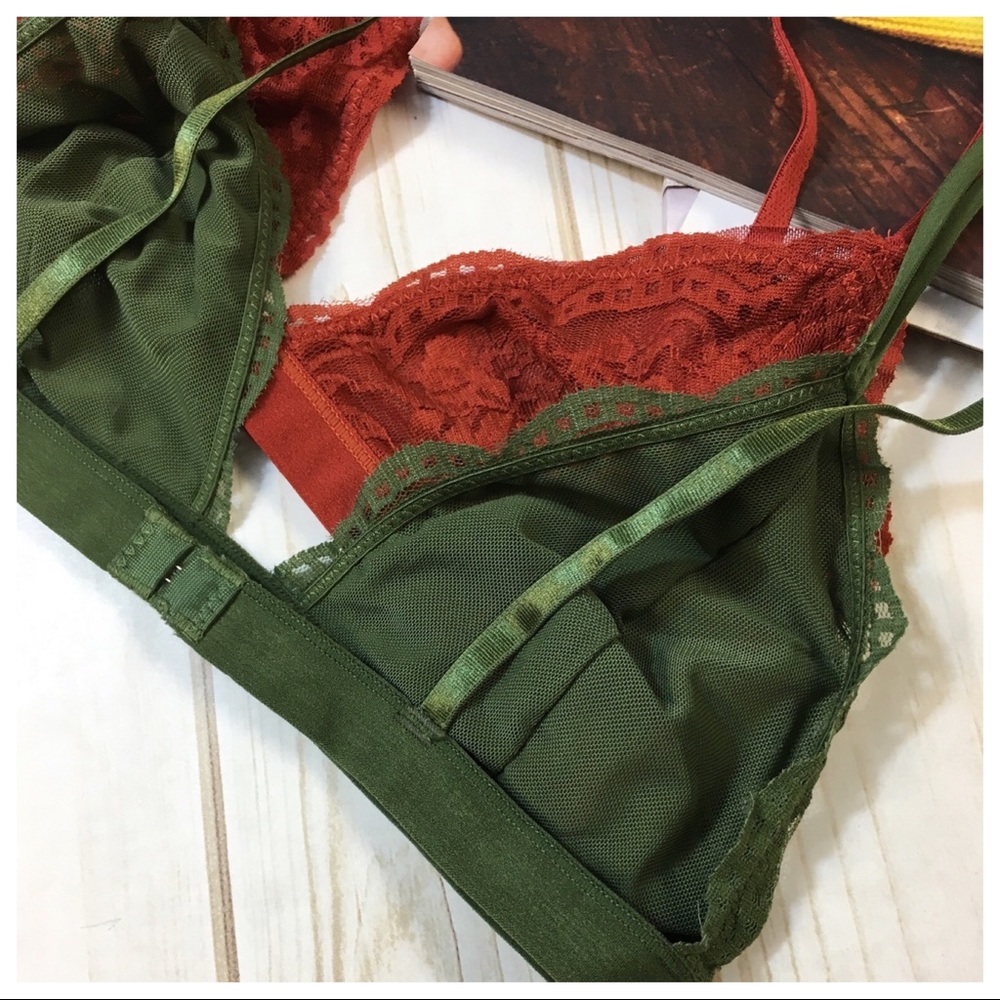 Olive lace bralette with adjustable straps - Picture 4 of 5