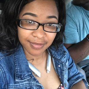 Meet your Posher, Symone