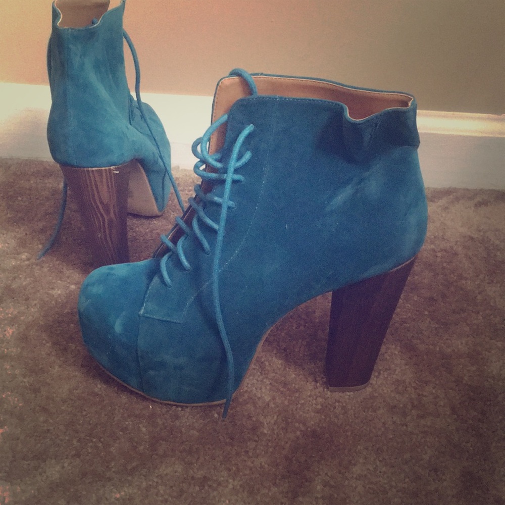 Chunky heel teal booties size 8 NWOT