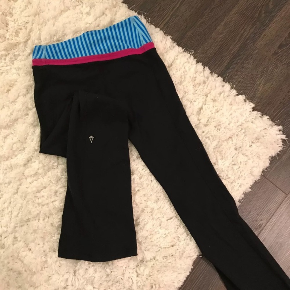 IVIVVA athletic bottoms