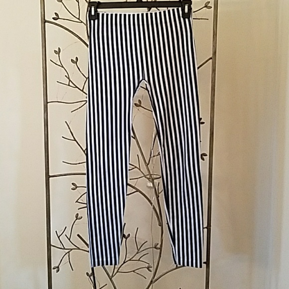 SALE..  Various style of leggings - Picture 2 of 5