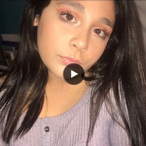 Meet your Posher, Larissa