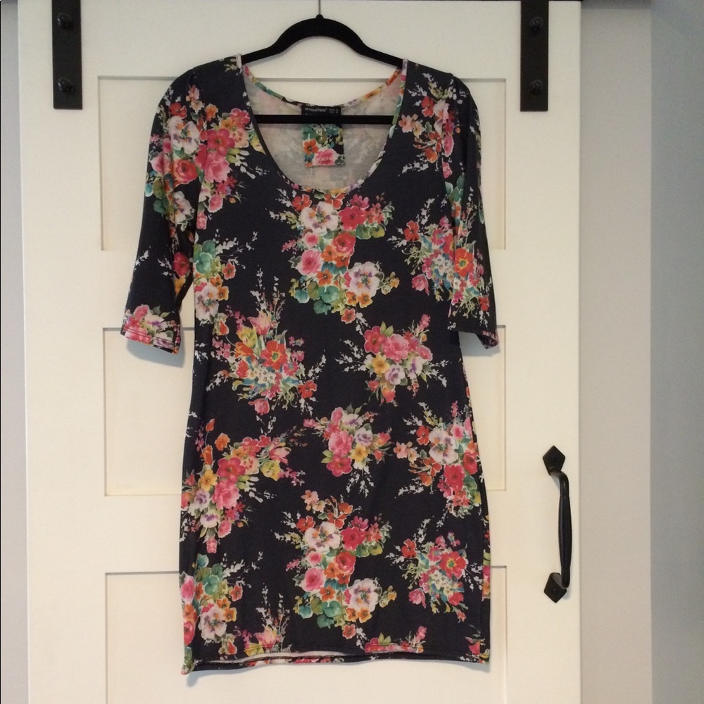 Beautiful navy Floral mini dress.