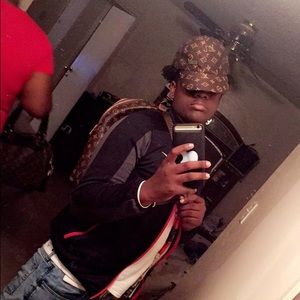 Meet your Posher, Desmond