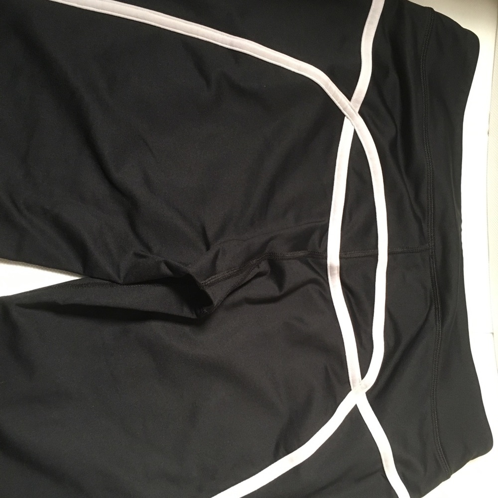 Lululemon size 8 long wide leg pants