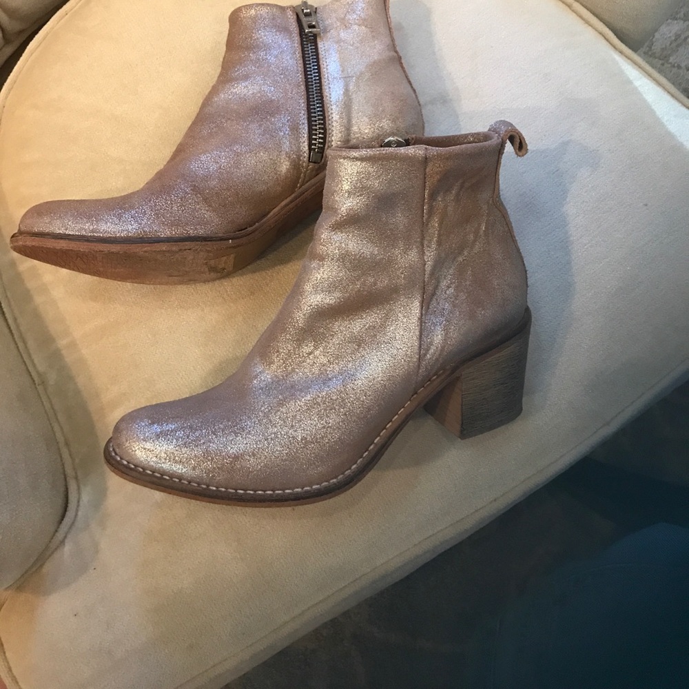 Metallic silver ankle boots booties warm silver