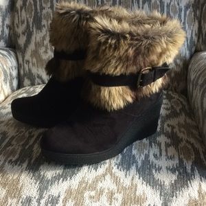 Forever 21 black furry wedge boots
