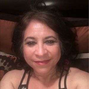 Meet your Posher, Gloria