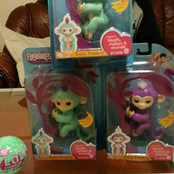 Fingerlings Bébé Singe Interactif - Plus De 70 Sons Et Réactions