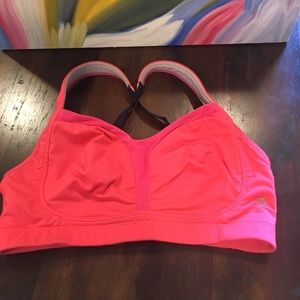 Lululemon sports bra. Tata tamer. 34D