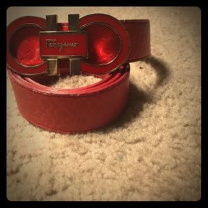 I’m sell a red ang gold Ferrara morning belt