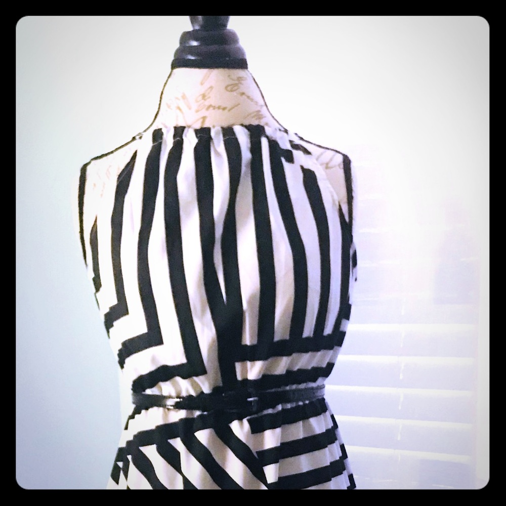 👗 Chic Long Black and White Dress 👗